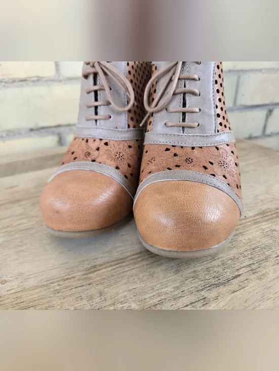 Gold Button Heels - Picture 3 of 11